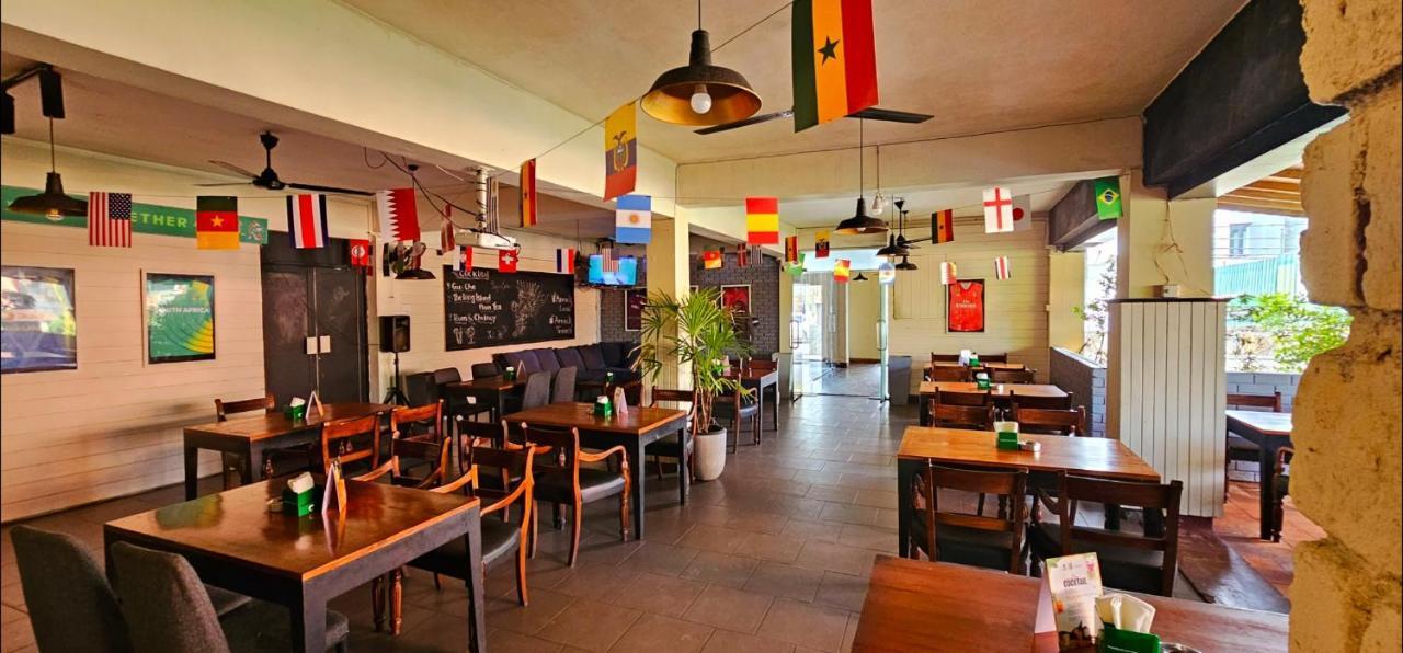 The Lion Pub & Hotel マウントラビニア エクステリア 写真